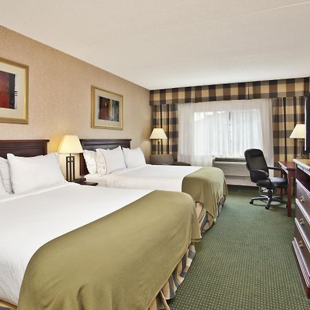 Glo Best Western Mississauga Corporate Centre Экстерьер фото
