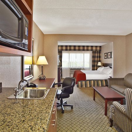 Glo Best Western Mississauga Corporate Centre Экстерьер фото