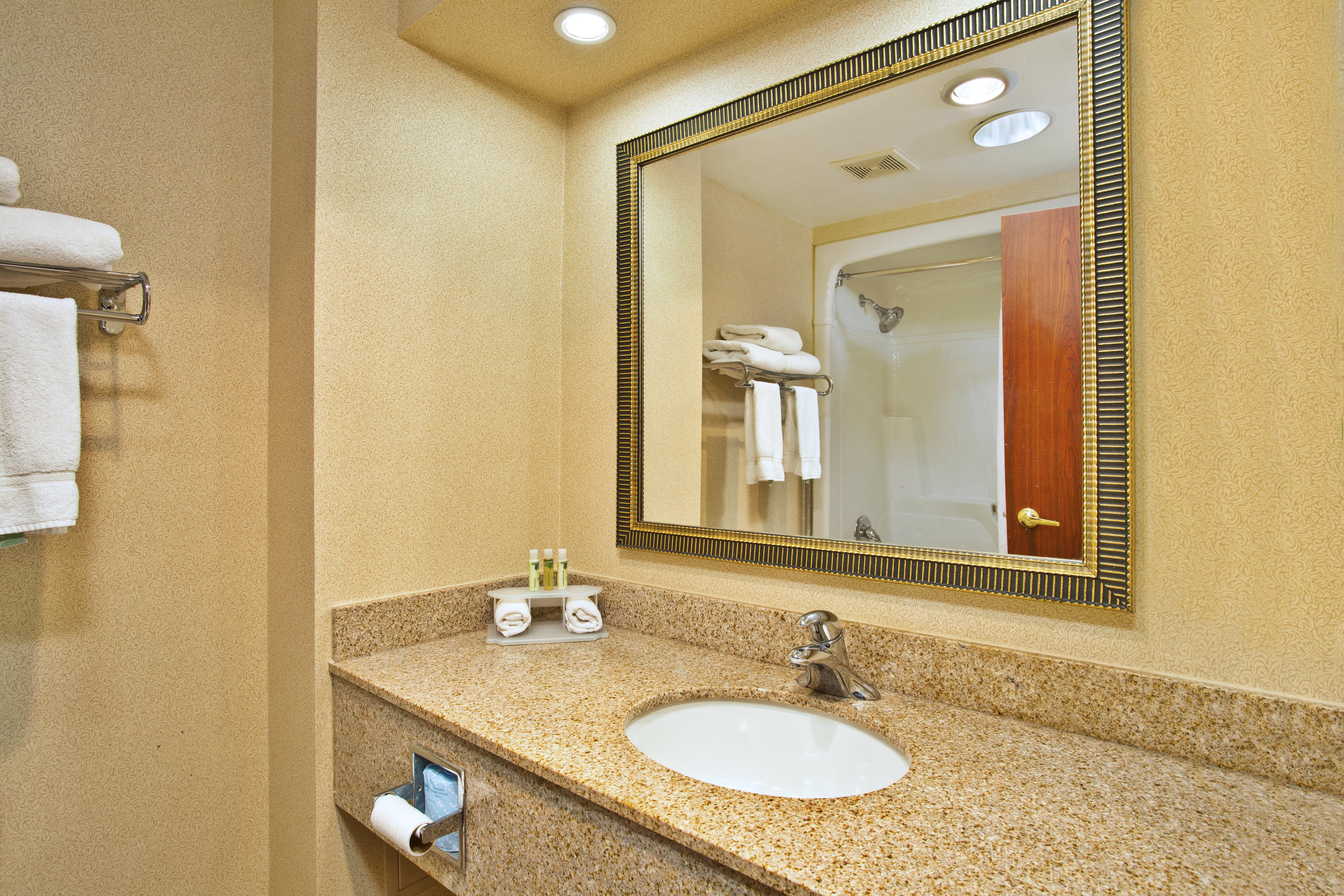 Glo Best Western Mississauga Corporate Centre Экстерьер фото