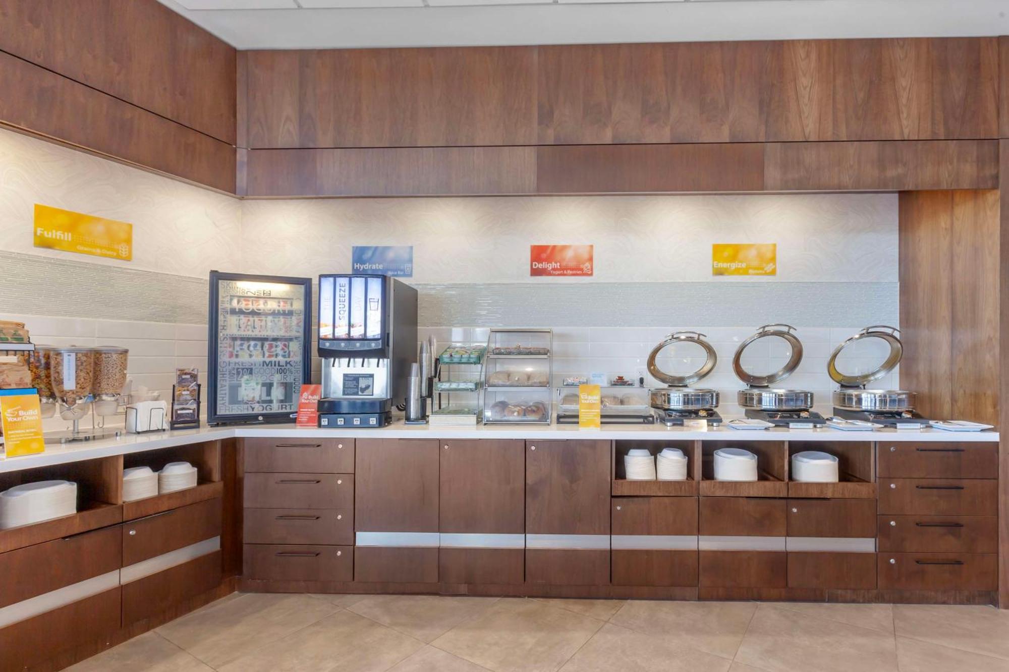 Glo Best Western Mississauga Corporate Centre Экстерьер фото