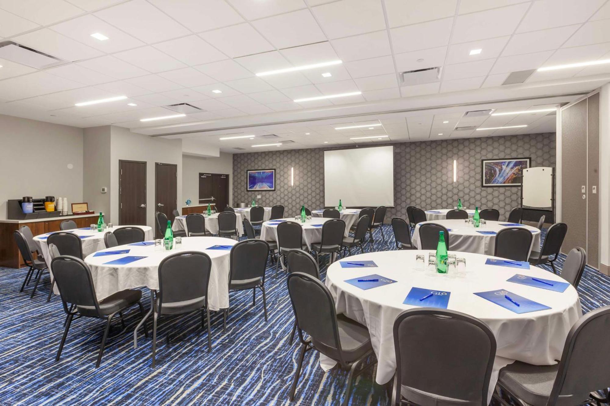 Glo Best Western Mississauga Corporate Centre Экстерьер фото