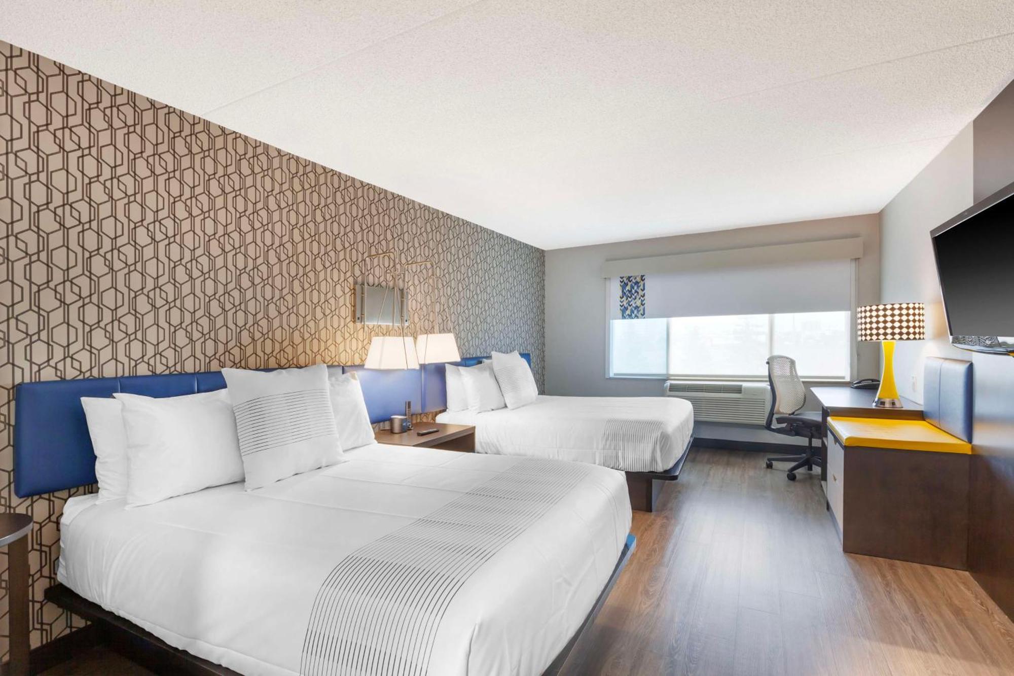 Glo Best Western Mississauga Corporate Centre Экстерьер фото