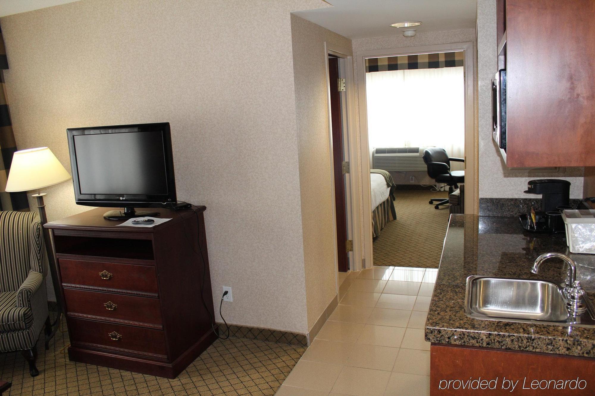 Glo Best Western Mississauga Corporate Centre Экстерьер фото